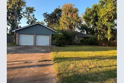 438 Southern Oaks Drive, Lake Jackson, TX 77566 - Photo 1