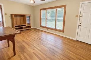 512 E Charles St, Riesel, TX 76682 - Photo 2