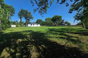 912 W Main St, Quinlan, TX 75474 - Photo 2