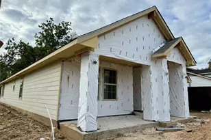 427 32nd St, Grand Prairie, TX 75050 - Photo 2