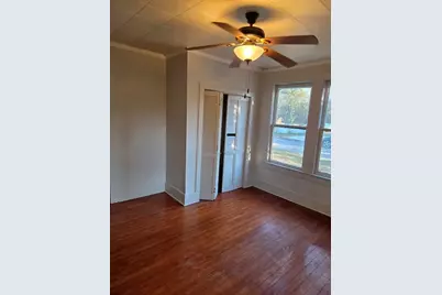 809 W 3rd Street, Clarksville, TX 75426 - Photo 2