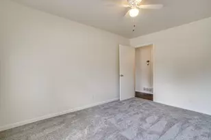 128 SE Robert St, Burleson, TX 76028 - Photo 18