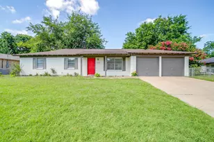 128 SE Robert St, Burleson, TX 76028 - Photo 2