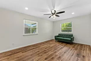 421 Dearborn St, Waco, TX 76704 - Photo 8
