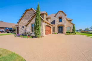 1903 Harbor Lakes Dr, Granbury, TX 76048 - Photo 2