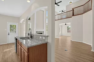 6408 Canyon Lake Dr, Dallas, TX 75249 - Photo 10
