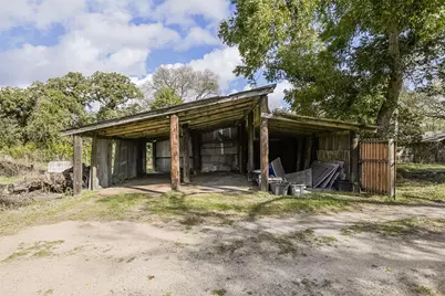 2424 Handley Drive, Fort Worth, TX 76112 - Photo 16