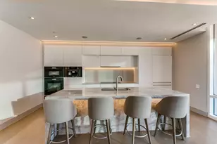 2408 Victory Park Ln, Dallas, TX 75219 - Photo 8