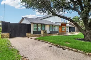 10711 Cromwell Dr, Dallas, TX 75229 - Photo 2