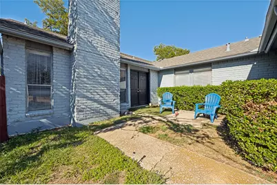 2205 Heritage Circle, Carrollton, TX 75006 - Photo 2