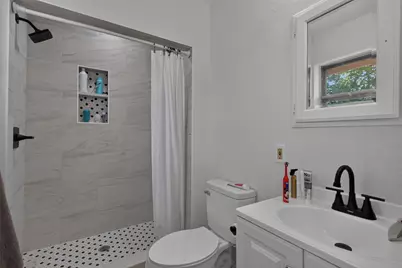 8642 Barclay Street, Dallas, TX 75227 - Photo 10