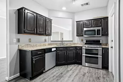 2136 Falcon Ridge Drive, Carrollton, TX 75010 - Photo 10