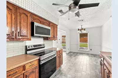 725 Southridge Court, Grand Prairie, TX 75052 - Photo 8