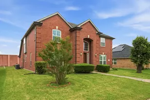 3852 Harrison Dr, Carrollton, TX 75010 - Photo 2