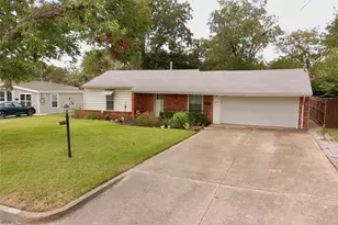 909 Hallum St, River Oaks, TX 76114 - Photo 1