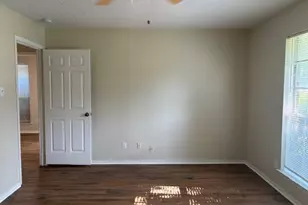 715 Oakwood Ln, Arlington, TX 76012 - Photo 12