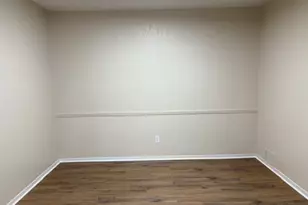 715 Oakwood Ln, Arlington, TX 76012 - Photo 8
