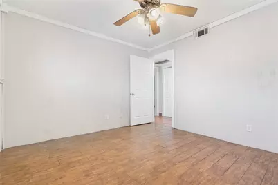 1207 W Wall Street #4, Grapevine, TX 76051 - Photo 14
