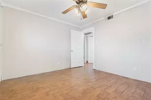 1207 W Wall St, Grapevine, TX 76051 - Photo 14