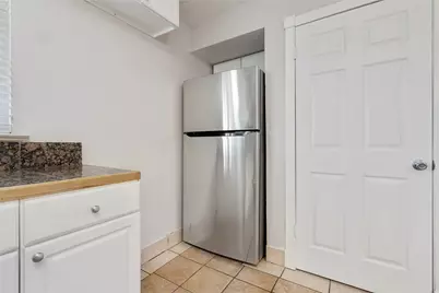 1207 W Wall Street #4, Grapevine, TX 76051 - Photo 10