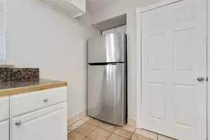 1207 W Wall St, Grapevine, TX 76051 - Photo 10