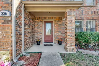 220 Sunset Oaks Drive, Fort Worth, TX 76112 - Photo 2
