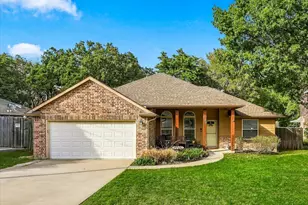 230 Oakwood Cir, Shady Shores, TX 76208 - Photo 1