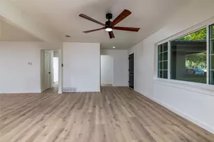 102 Juniper St, Mansfield, TX 76063 - Photo 8