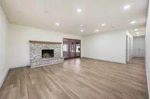 513 Colonial Dr, Garland, TX 75043 - Photo 8