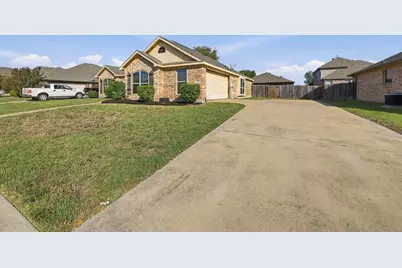 913 Sage Meadow Drive, Glenn Heights, TX 75154 - Photo 4