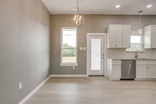 1024 Rays Way, Weatherford, TX 76085 - Photo 10