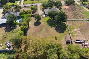 819 Nokomis Cir, Lancaster, TX 75146 - Photo 34