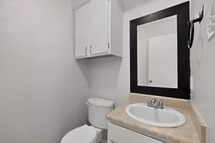 910 N Nursery Rd, Irving, TX 75061 - Photo 16