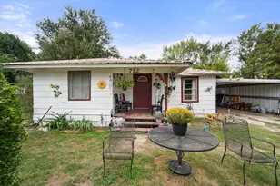 712 E Liberty St, Mexia, TX 76667 - Photo 1