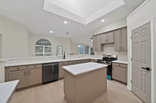 5776 Falcon Ridge Ct, Haltom City, TX 76137 - Photo 12