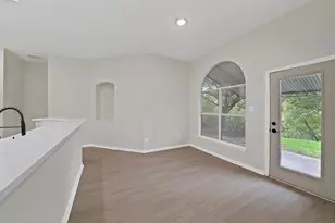 5776 Falcon Ridge Ct, Haltom City, TX 76137 - Photo 16