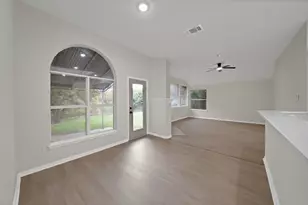 5776 Falcon Ridge Ct, Haltom City, TX 76137 - Photo 14