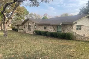 315 S Baker St, Granbury, TX 76048 - Photo 2