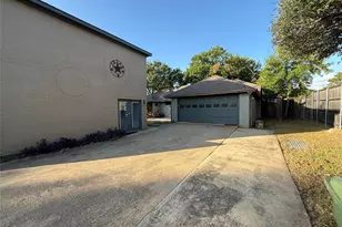 1617 Oak Creek Dr, Lewisville, TX 75077 - Photo 32