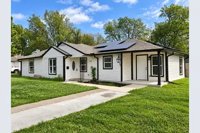 709 SW Dallas Street, Grand Prairie, TX 75051 - Photo 2