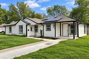 709 SW Dallas St, Grand Prairie, TX 75051 - Photo 2