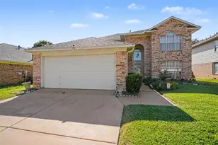 5304 Tennis Villa Dr, Arlington, TX 76017 - Photo 1
