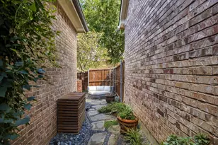 227 Buckingham Ave, Euless, TX 76040 - Photo 34