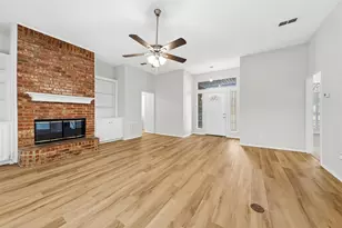 506 Dallas Dr, Roanoke, TX 76262 - Photo 2