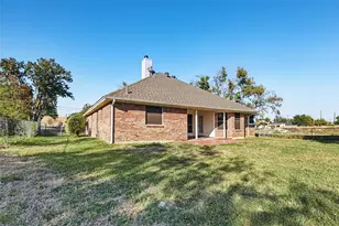 506 Dallas Dr, Roanoke, TX 76262 - Photo 16