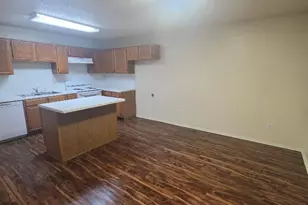 3021 Lawndale Dr, Lancaster, TX 75134 - Photo 6