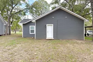 907 Davis Street S, Sulphur Springs, TX 75482 - Photo 12