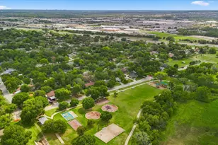 2740 Spruce Park Dr, Richland Hills, TX 76118 - Photo 38
