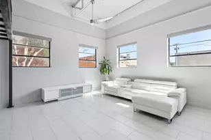 215 N Walton St, Dallas, TX 75226 - Photo 12