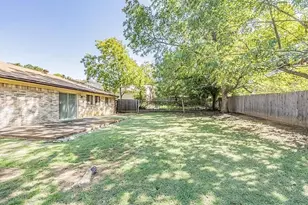 1112 Paula Dr, Arlington, TX 76012 - Photo 8